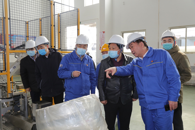 河南鐵建投集團副總經(jīng)理岳保山一行到萬基控股集團調研