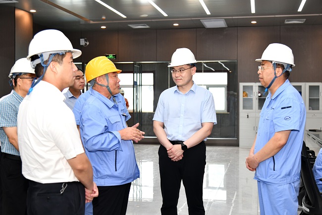 新安縣委書記、縣長王智一行到萬基控股集團(tuán)調(diào)研