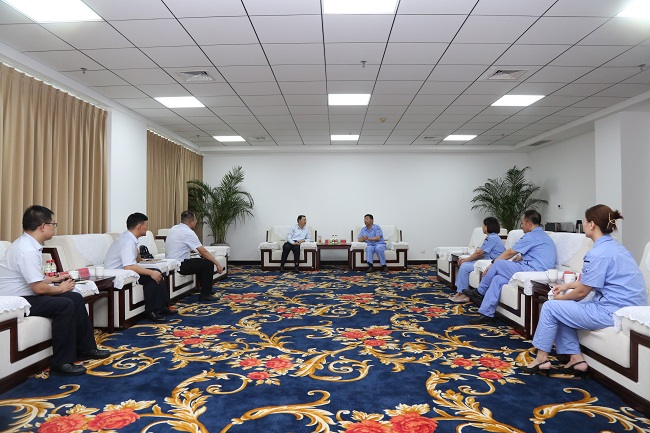 中國銀行洛陽分行黨委書記、行長楊東陽一行到萬基控股集團(tuán)調(diào)研
