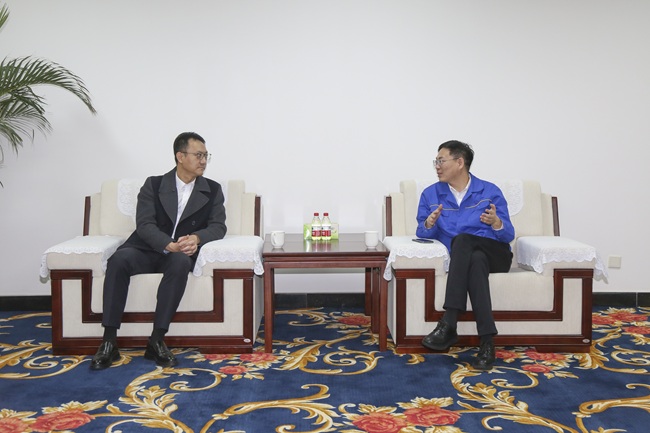中國進(jìn)出口銀行河南省分行黨委委員、副行長陳卓一行 到萬基控股集團(tuán)調(diào)研